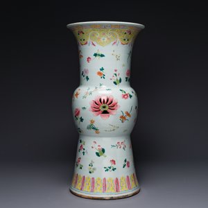 A large Chinese famille rose pedestal stand with floral design, 19th C. — foto 3