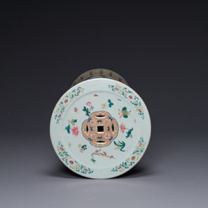A large Chinese famille rose pedestal stand with floral design, 19th C. — foto 5