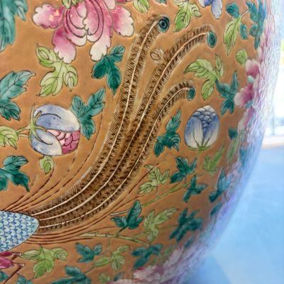 A large Chinese famille rose 'Phoenixes and Peonies' fish bowl for the Straits or Peranakan market — photo 4