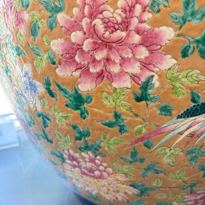 A large Chinese famille rose 'Phoenixes and Peonies' fish bowl for the Straits or Peranakan market — photo 5