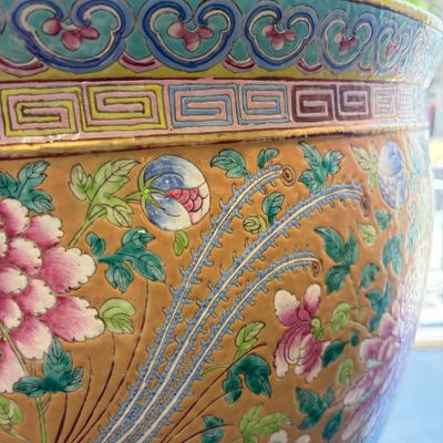 A large Chinese famille rose 'Phoenixes and Peonies' fish bowl for the Straits or Peranakan market — photo 8