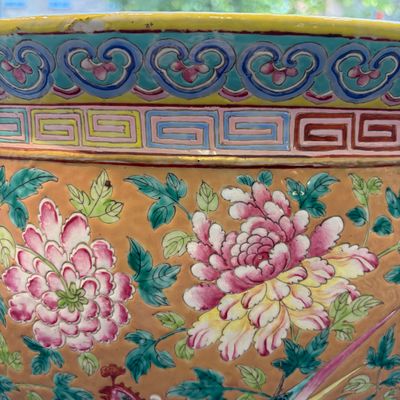 A large Chinese famille rose 'Phoenixes and Peonies' fish bowl for the Straits or Peranakan market — photo 12