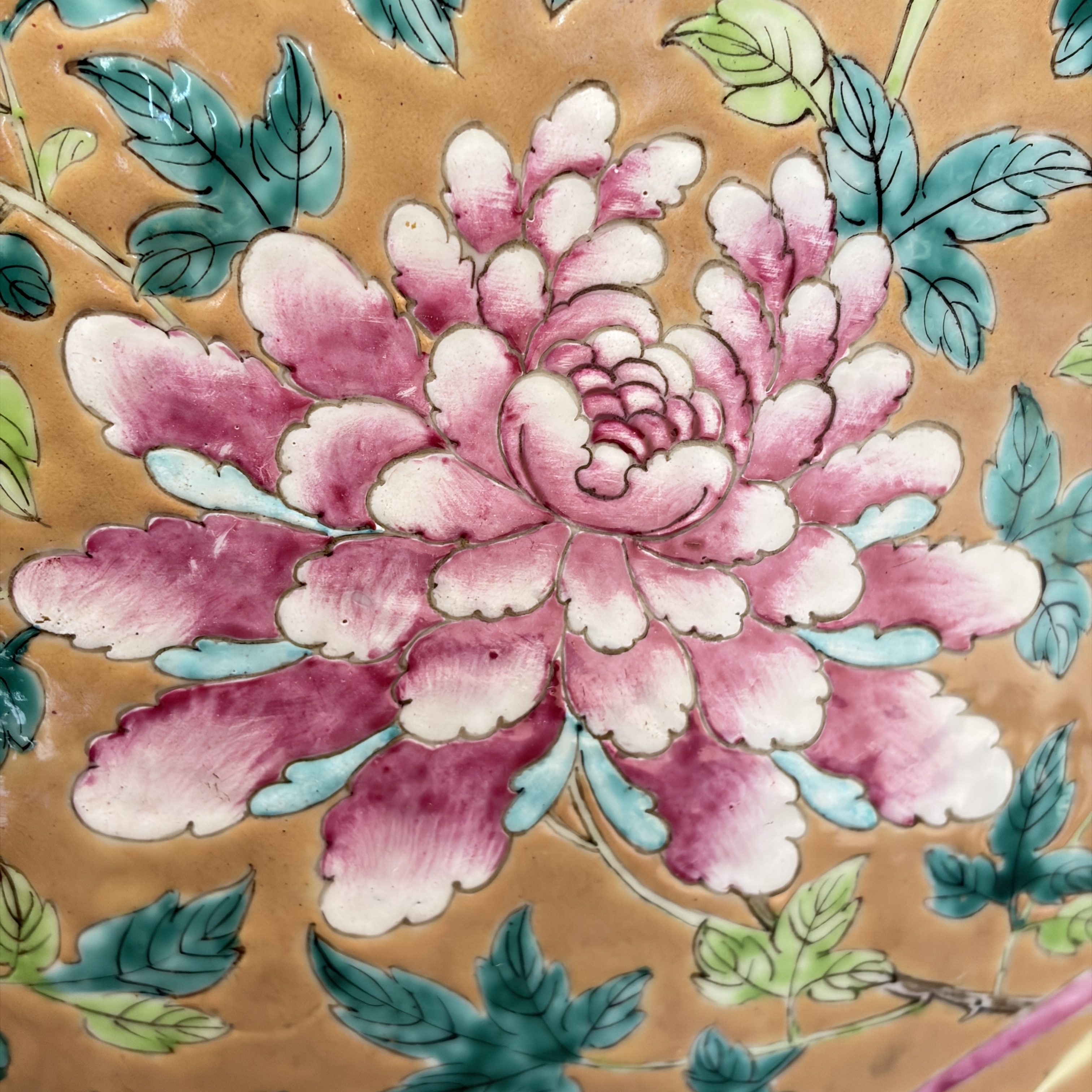 A large Chinese famille rose 'Phoenixes and Peonies' fish bowl for the Straits or Peranakan market — photo 36