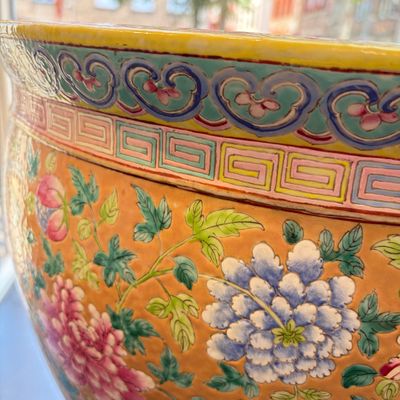 A large Chinese famille rose 'Phoenixes and Peonies' fish bowl for the Straits or Peranakan market — photo 2