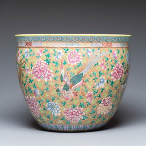 A large Chinese famille rose 'Phoenixes and Peonies' fish bowl for the Straits or Peranakan market — photo 5