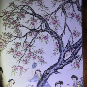 A large Chinese famille rose plaque inset in a wooden table, Republic, 20th C. — 照片 25