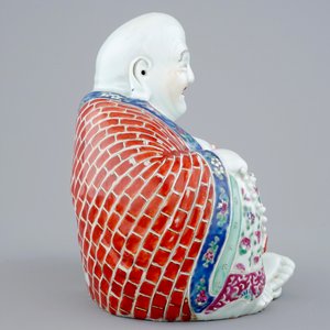 A large Chinese famille rose porcelain Buddha, 19/20th C. — 照片 3