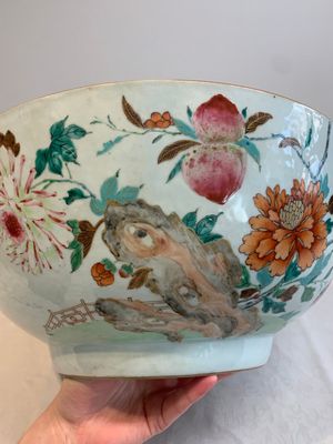 A large Chinese famille rose punch bowl with flowering and fruiting branches, Qianlong — foto 13