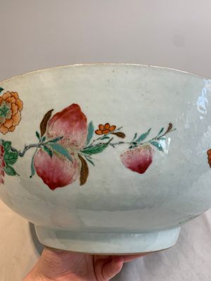 A large Chinese famille rose punch bowl with flowering and fruiting branches, Qianlong — foto 18
