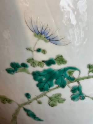 A large Chinese famille rose 'quails and chrysanthemum' 'tianqiu ping' vase, Qianlong mark, 19th C. — photo 19