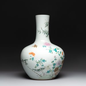 A large Chinese famille rose 'quails and chrysanthemum' 'tianqiu ping' vase, Qianlong mark, 19th C. — photo 4