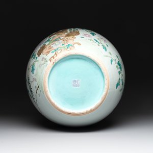 A large Chinese famille rose 'quails and chrysanthemum' 'tianqiu ping' vase, Qianlong mark, 19th C. — photo 6