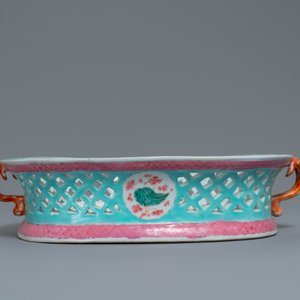 A large Chinese famille rose reticulated two-handled basket, Qianlong — photo 5