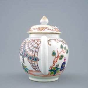 A large Chinese famille rose teapot with Valentine dove pattern, Qianlong, 18th C. — photo 4
