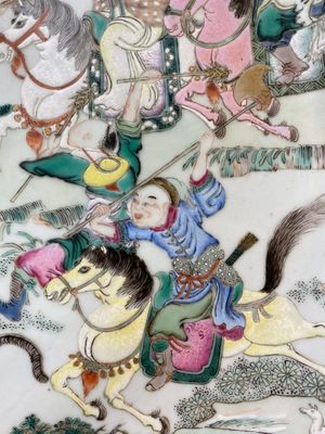 A large Chinese famille rose 'tiger hunting' dish, Yongzheng mark, Republic — 照片 7