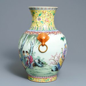 A large Chinese famille rose vase with figures in a landscape, Qianlong mark, 20th C. — 照片 4