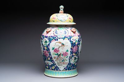 A large Chinese famille rose vase with lion-form handles and cover, 19th C.