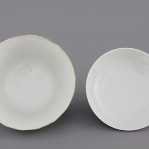 A large Chinese famille rose “Wu Shuang Pu” bowl, cover and saucer, Daoguang, 19th C. — 照片 8