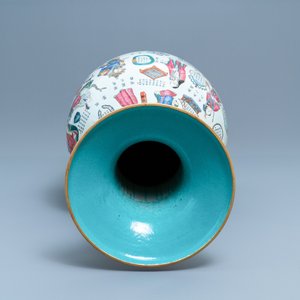 A large Chinese famille rose 'Wu Shuang Pu' vase, 19th C. — 照片 5