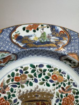 A large Chinese famille verte armorial 'Provinces' dish with the arms of Henegouw, Kangxi — photo 11