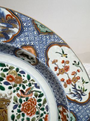A large Chinese famille verte armorial 'Provinces' dish with the arms of Henegouw, Kangxi — photo 12
