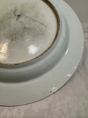 A large Chinese famille verte armorial 'Provinces' dish with the arms of Henegouw, Kangxi — photo 25
