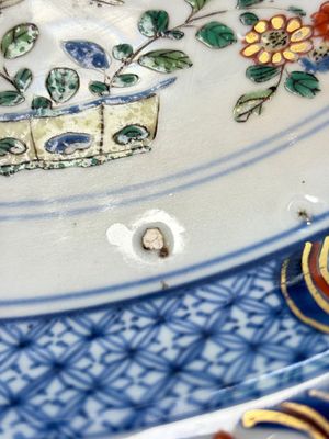 A large Chinese famille verte armorial 'Provinces' dish with the arms of Namur, Kangxi, ca. 1720 — 照片 14