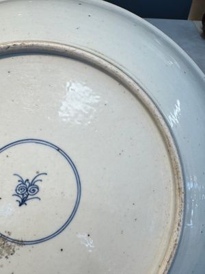A large Chinese famille verte 'Banquet' dish, lingzhi mark, Kangxi — photo 13
