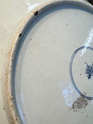 A large Chinese famille verte 'Banquet' dish, lingzhi mark, Kangxi — photo 16