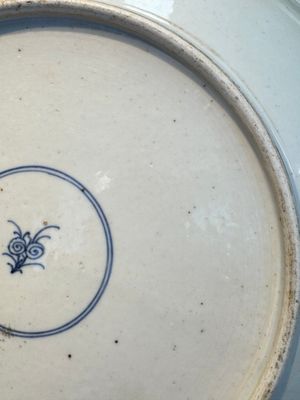A large Chinese famille verte 'Banquet' dish, lingzhi mark, Kangxi — photo 17