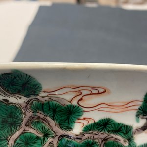 A large Chinese famille verte bowl with figurative design, Kangxi — 照片 30