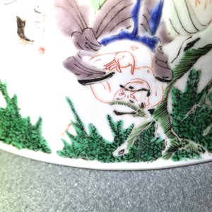A large Chinese famille verte bowl with figures in a landscape, Kangxi — photo 13