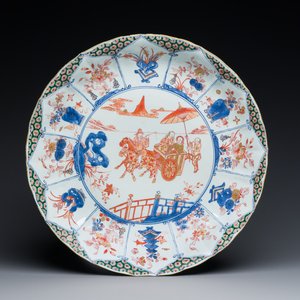 A large Chinese famille verte dish decorated with a European couple in a carriage, Kangxi — 照片 1