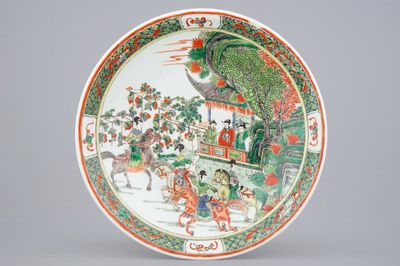 A large Chinese famille verte dish with a court scene, 20th C.