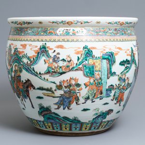 A large Chinese famille verte fish bowl with a narrative scene all-round, 19th C. — photo 2