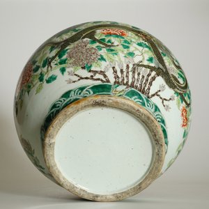 A large Chinese famille verte hu-shaped "Dragon" vase, 19th C. — 照片 12