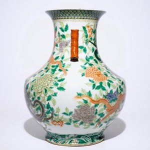A large Chinese famille verte hu-shaped "Dragon" vase, 19th C. — 照片 4
