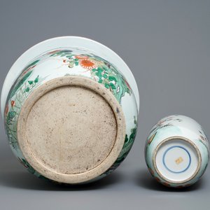 A large Chinese famille verte jardinière and a rouleau vase, 19th C. — 照片 6