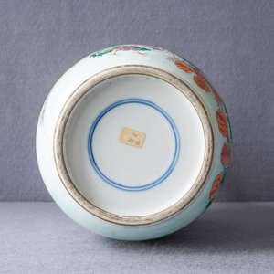 A large Chinese famille verte jardinière and a rouleau vase, 19th C. — 照片 8