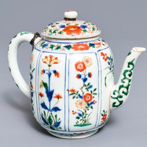 A large Chinese famille verte melon-shaped teapot and cover, Kangxi — 照片 1