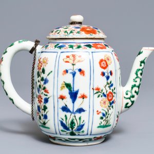 A large Chinese famille verte melon-shaped teapot and cover, Kangxi — 照片 2