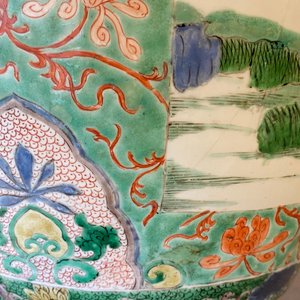 A large Chinese famille verte 'mythical beasts' jar with wooden cover, Kangxi — 照片 27