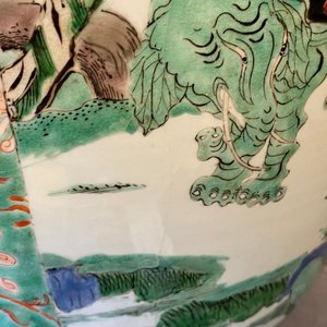 A large Chinese famille verte 'mythical beasts' jar with wooden cover, Kangxi — 照片 28