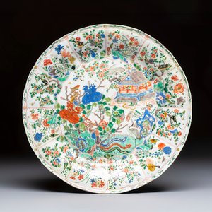 A large Chinese famille verte 'Pavilion with Birds among Flowering Branches' dish, Kangxi — photo 2
