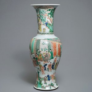 A large Chinese famille verte phoenix-tail vase with figurative design around, Kangxi — photo 1