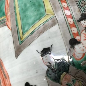 A large Chinese famille verte phoenix-tail vase with figurative design around, Kangxi — photo 28