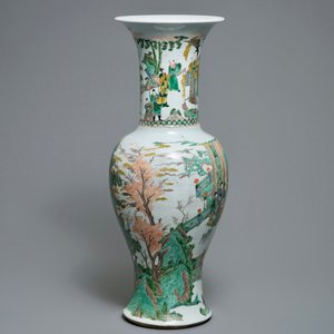 A large Chinese famille verte phoenix-tail vase with figurative design around, Kangxi — photo 3