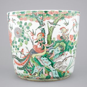 A large Chinese famille verte porcelain jardiniere with phoenix birds, 19th C. — photo 1