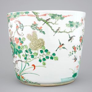 A large Chinese famille verte porcelain jardiniere with phoenix birds, 19th C. — photo 2
