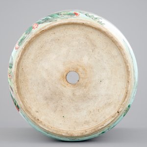 A large Chinese famille verte porcelain jardiniere with phoenix birds, 19th C. — photo 6